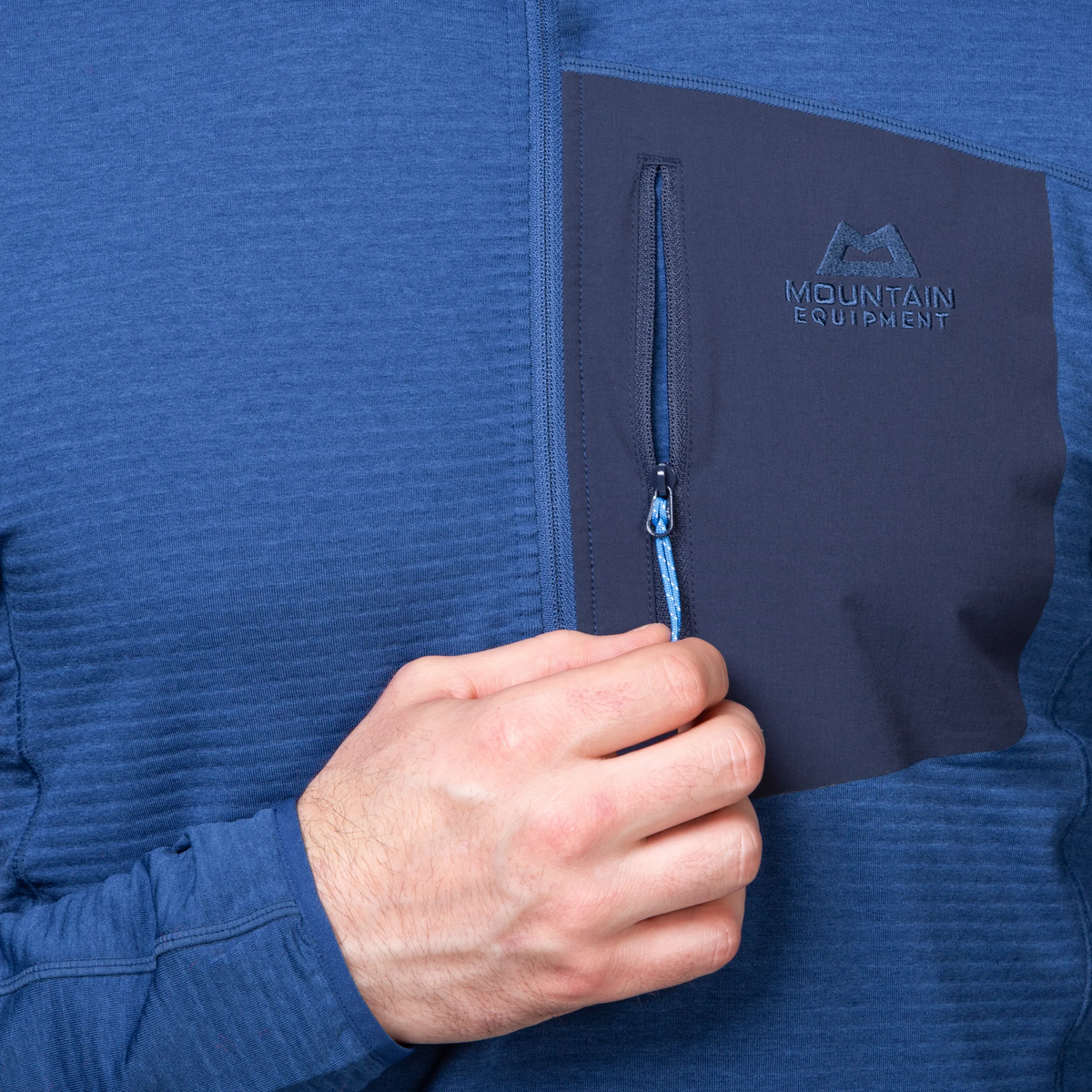 Me-01960 Admiral/Cosmos