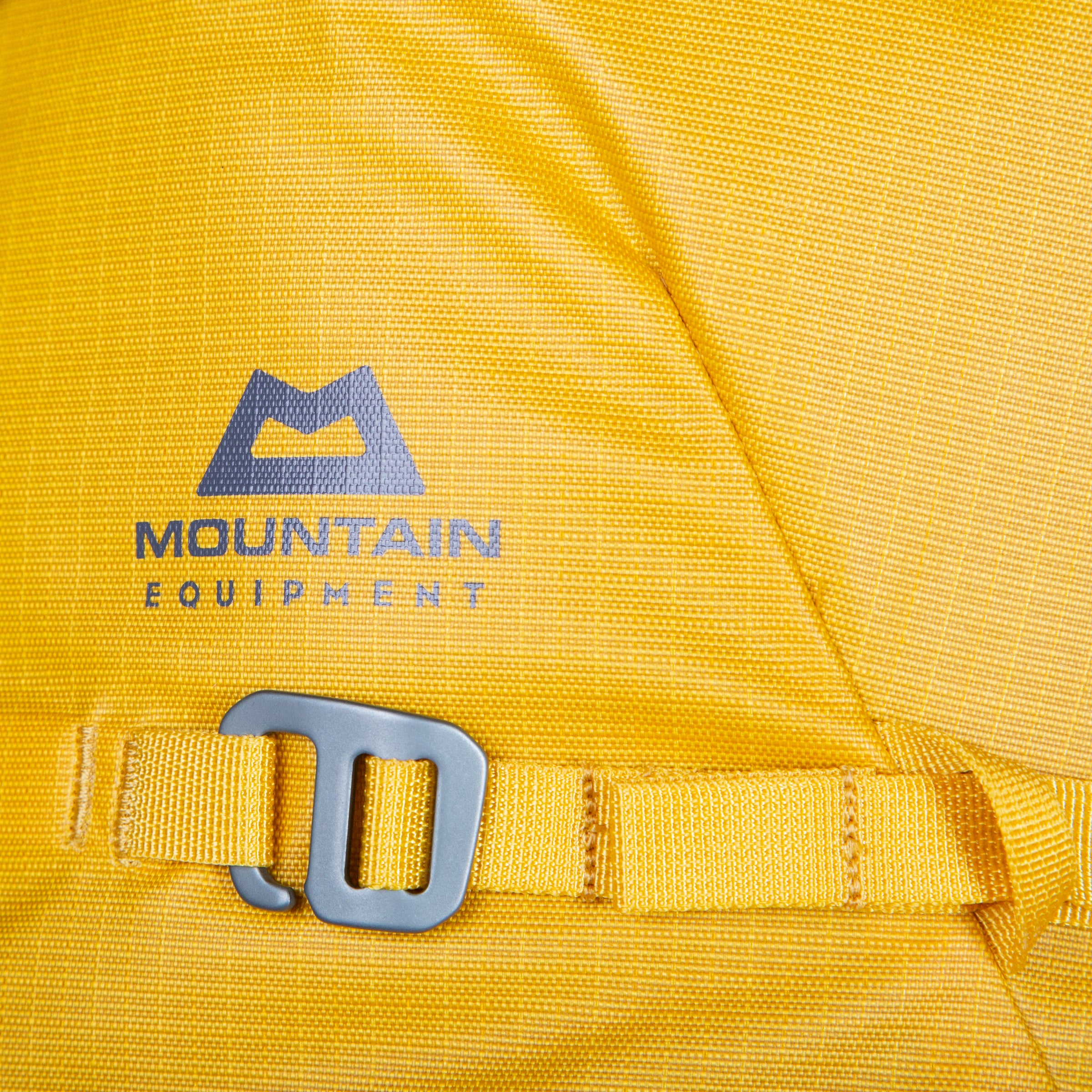 detail::M420 ROBIC® N6,6 Carbonate fabrics throughout; abrasion resistant, tough and water resistant