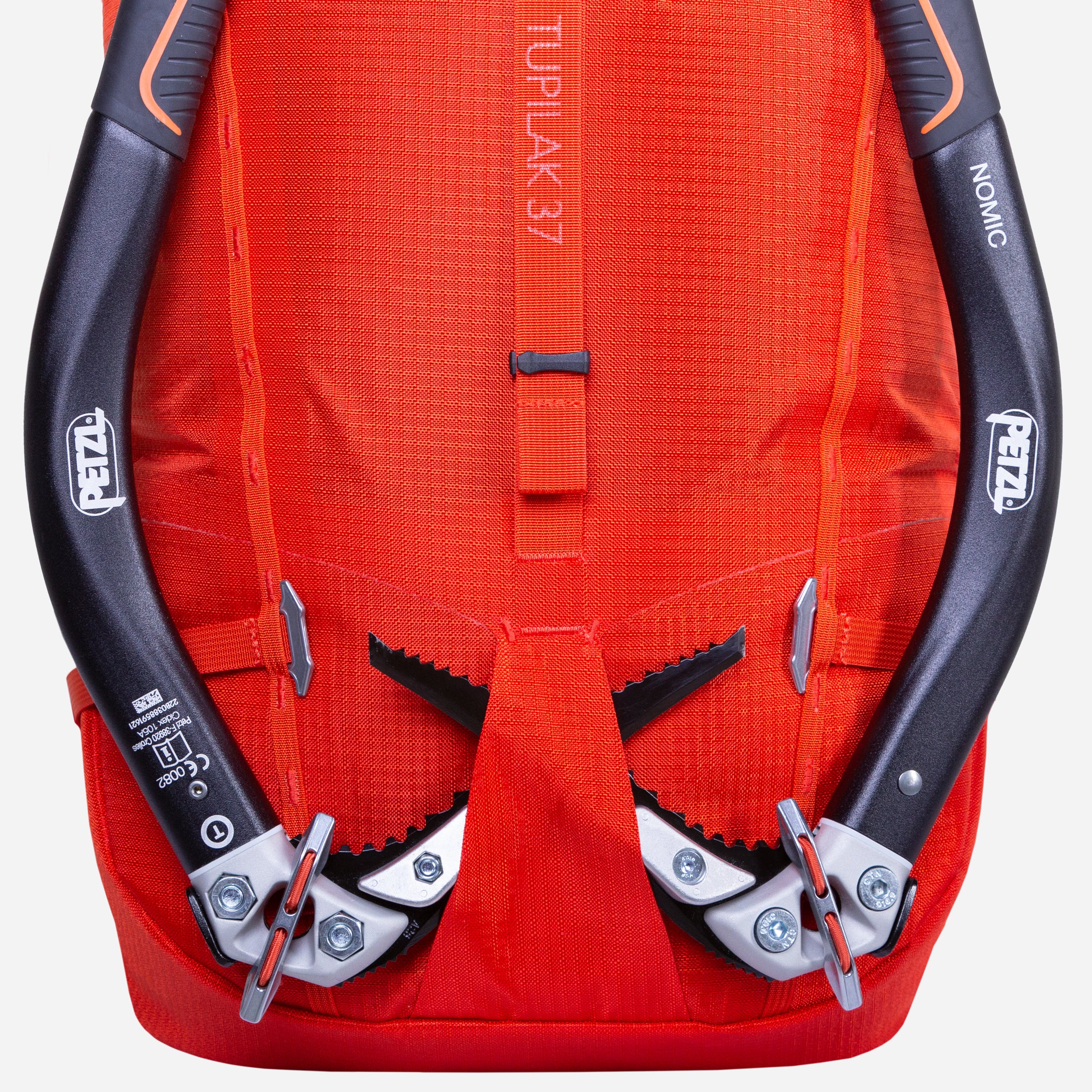 detail::Dual axe toggles with integrated pick pocket